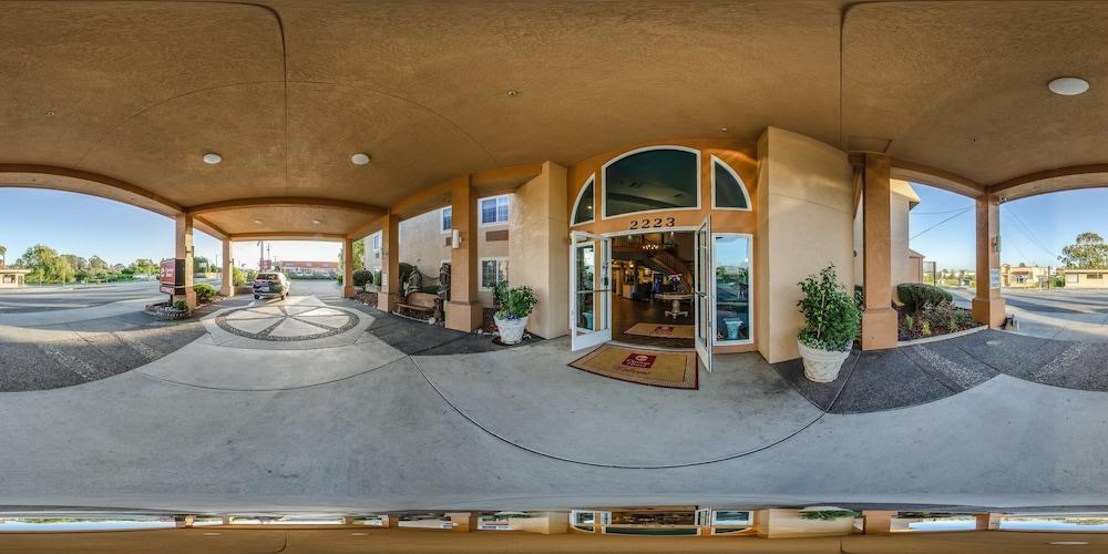 Clarion By Humboldt Bay Hotel 3*