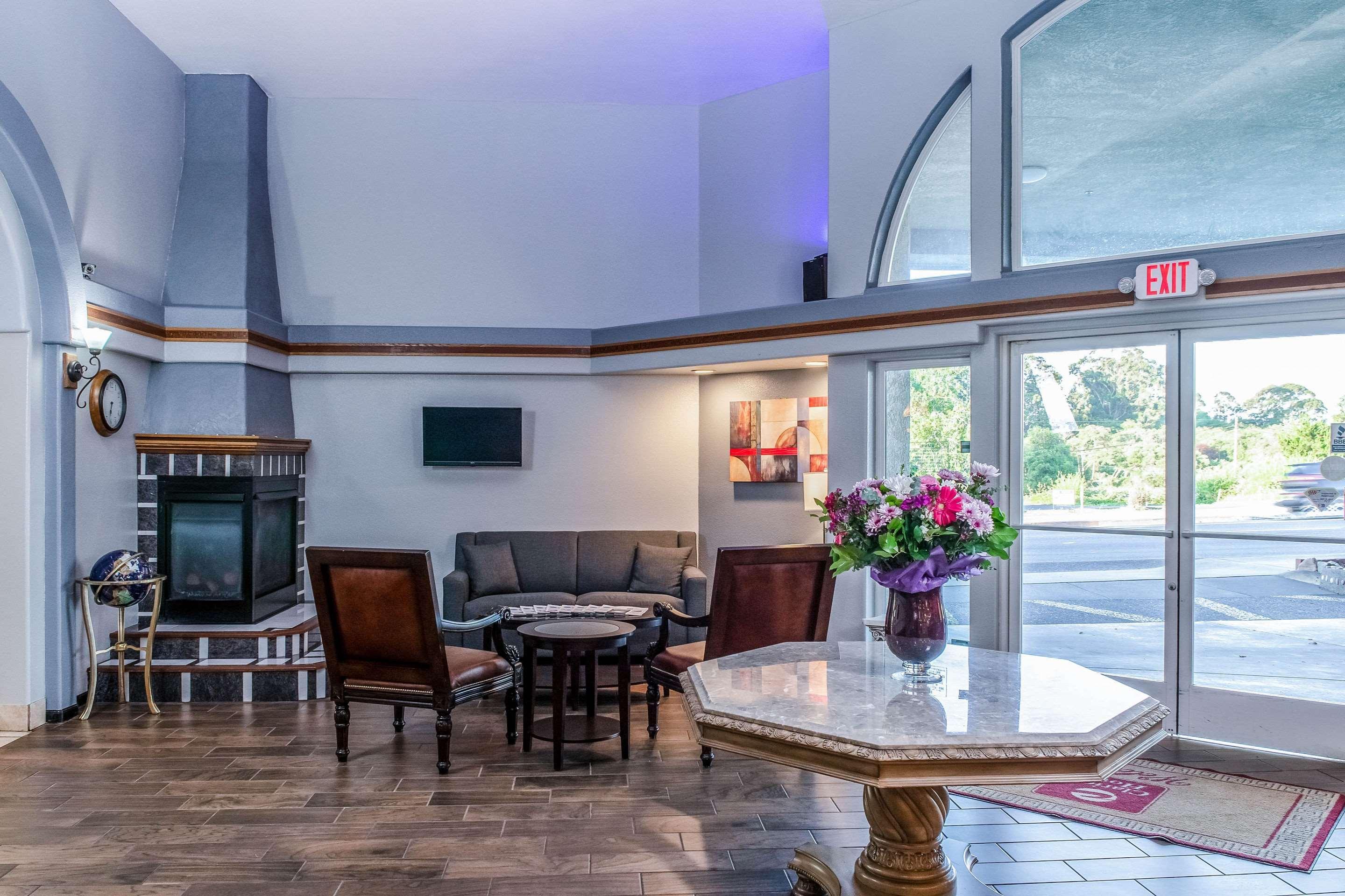 Hotel Clarion By Humboldt Bay Eureka