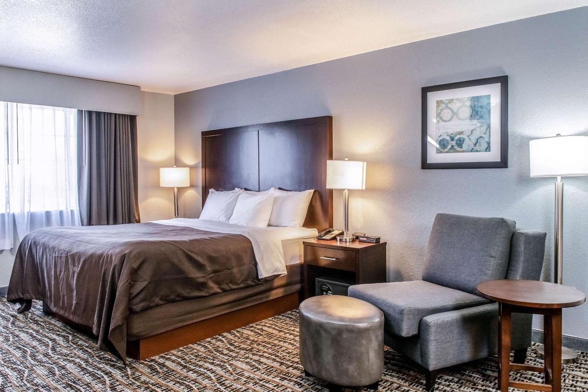 Clarion By Humboldt Bay Hotel