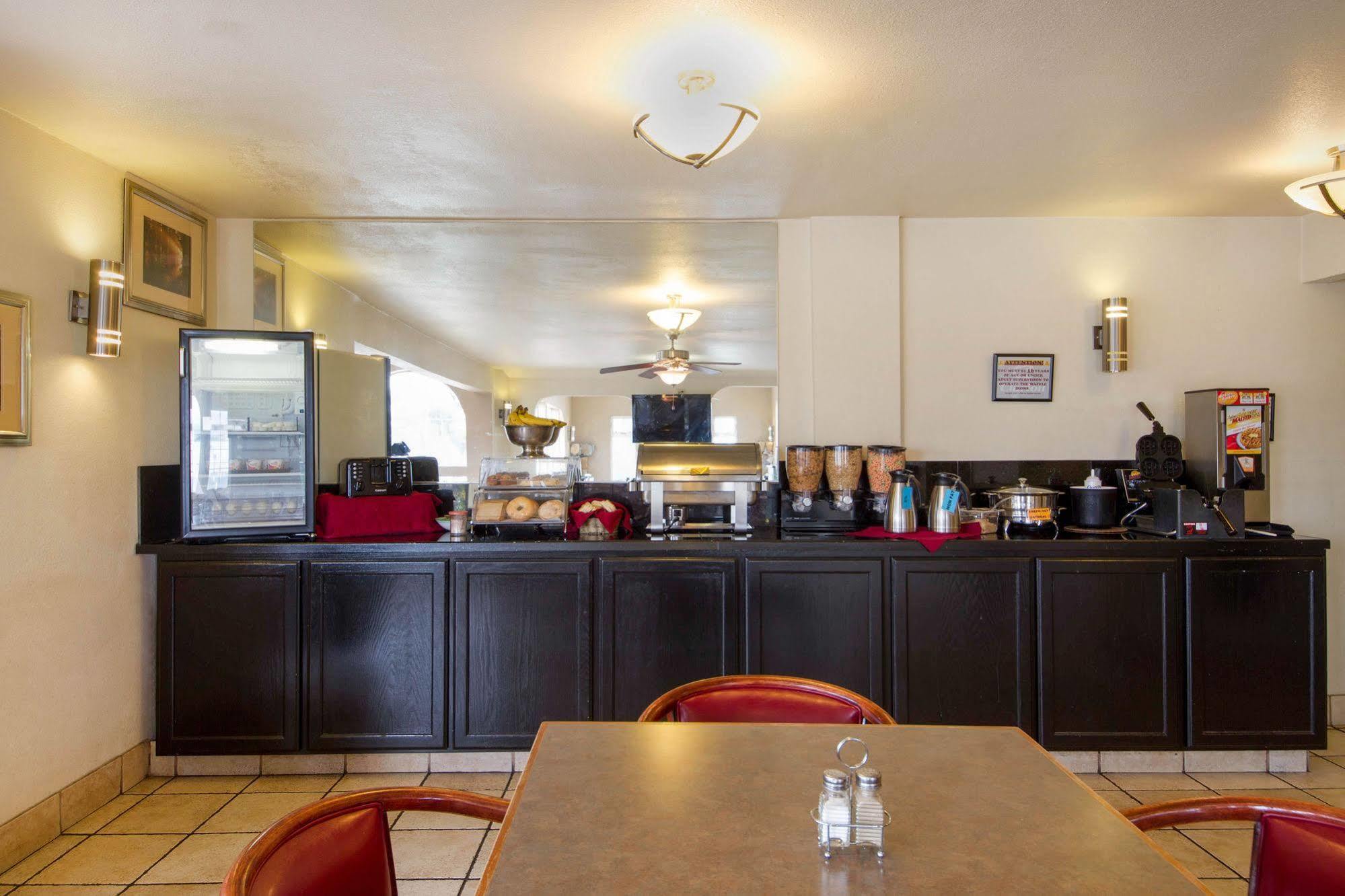 Clarion By Humboldt Bay Hotel