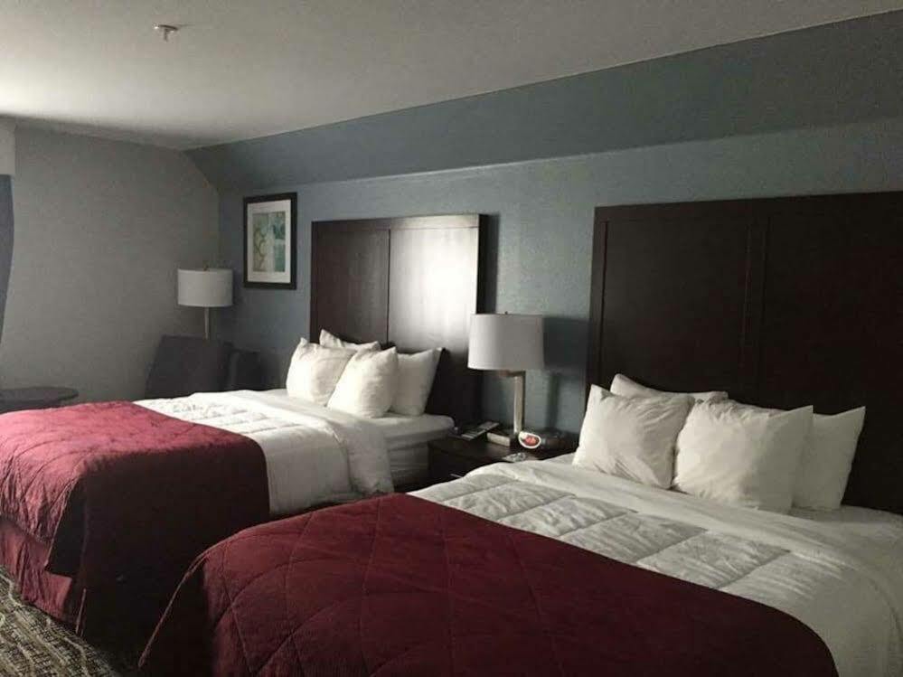 Hotel Clarion By Humboldt Bay 3*