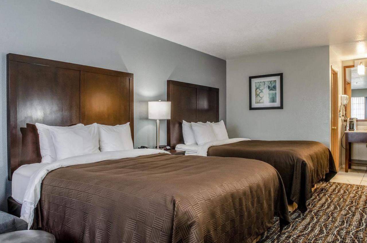 Hotel Clarion By Humboldt Bay 3*